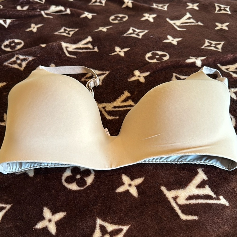 Ecru Victoria Secret bra without underwire